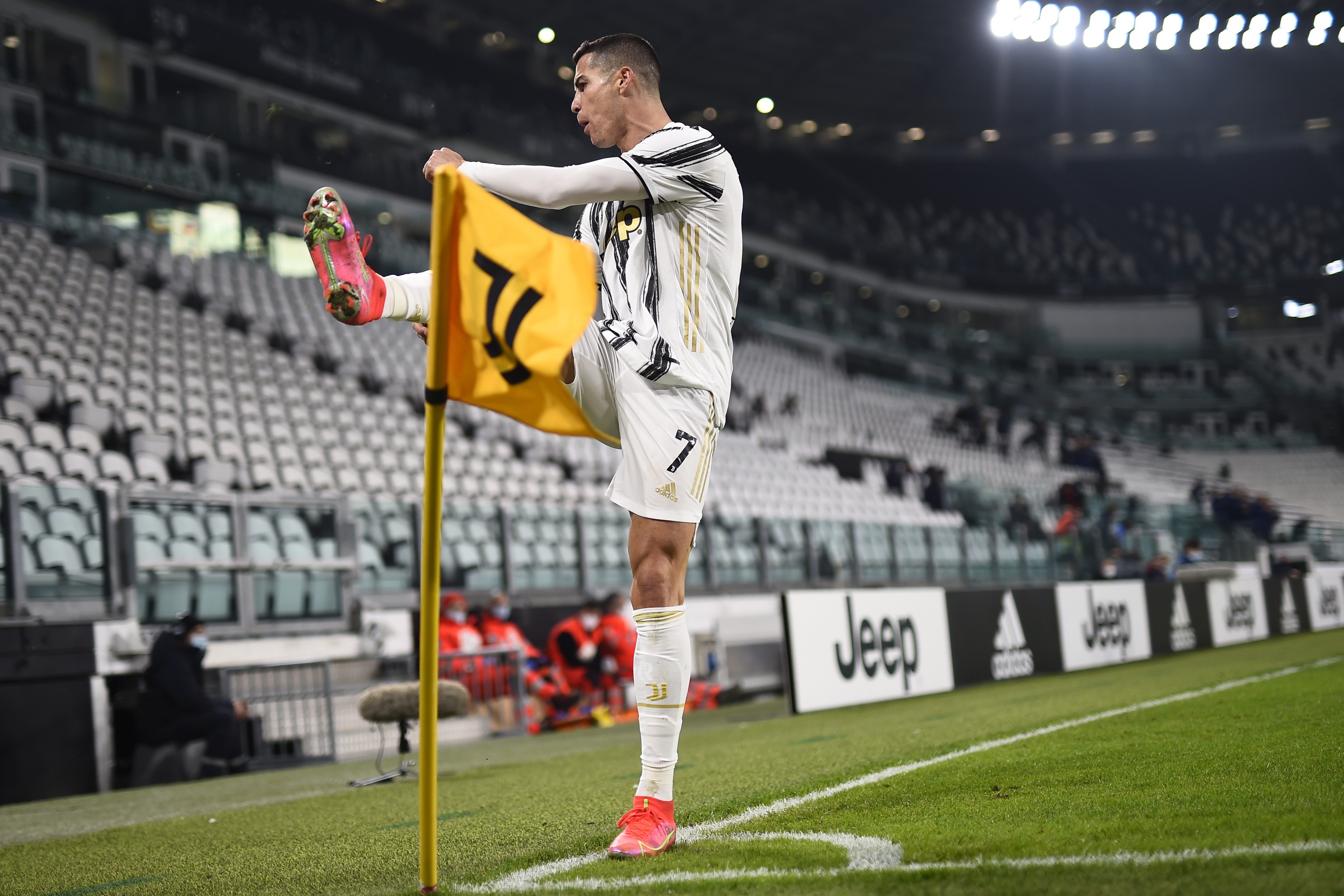Ronaldo in partenza? Indizio sul sito della Juventus |  Sport e Vai
