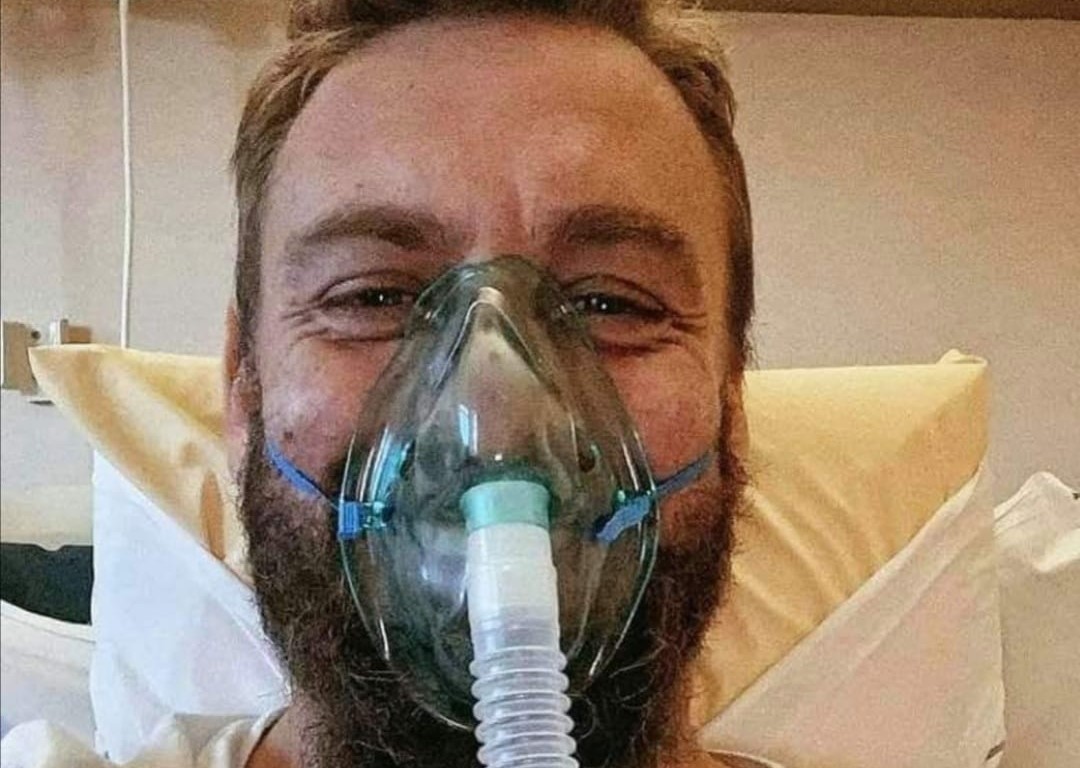 Foto De Rossi in ospedale, gli auguri dei tifosi |  Sport e Vai
