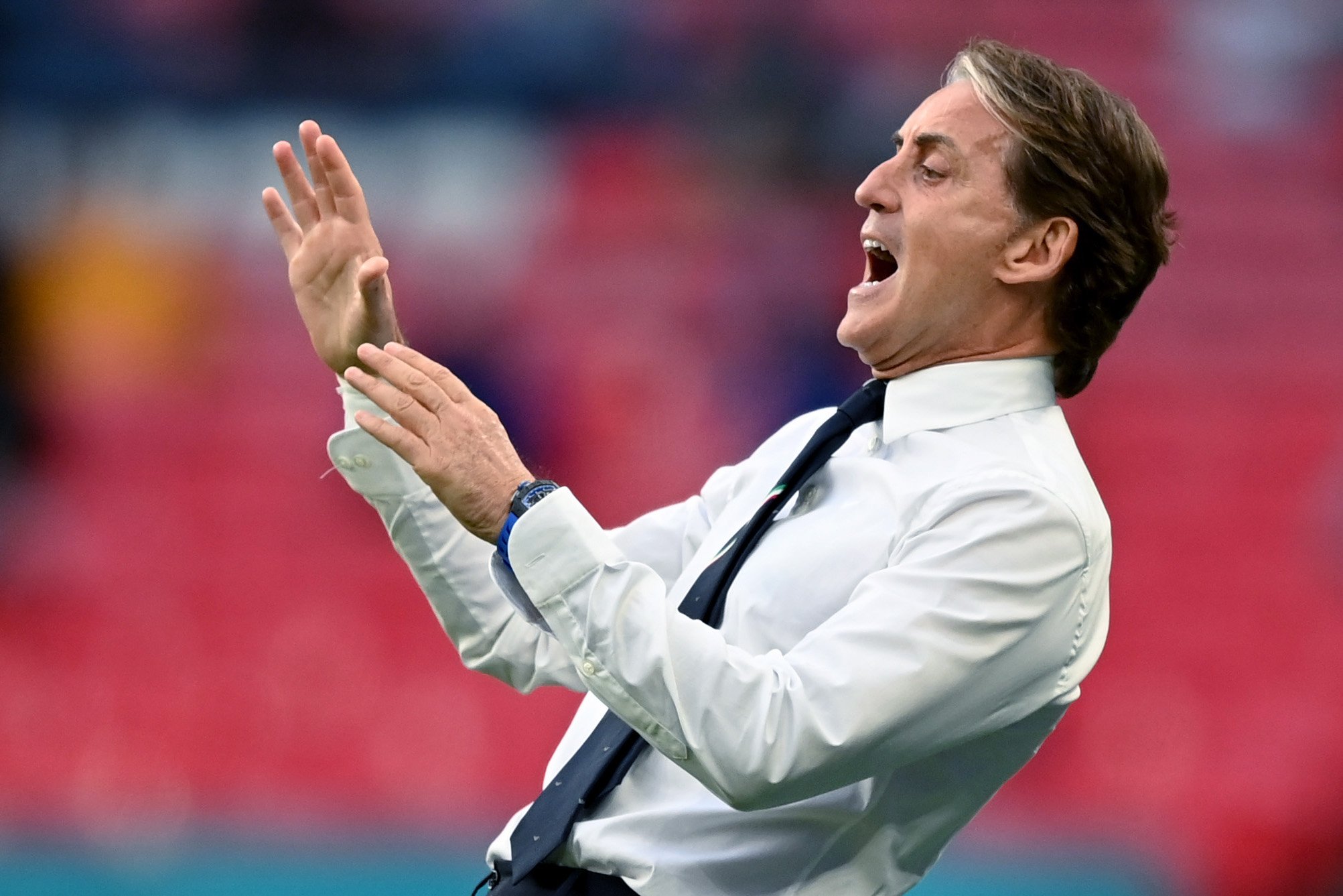 Mancini lo snobba ancora, tifosi del Napoli su tutte le furie |  Sport e Vai