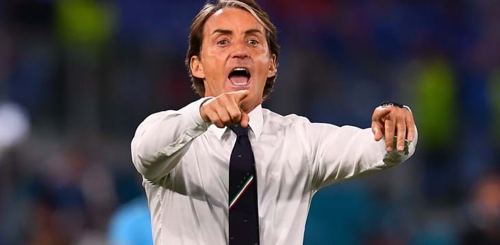 Gaffe Mancini su Donnarumma fa scattare applausi tifosi Milan |  Sport e Vai
