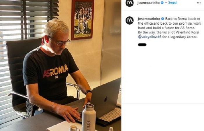 Roma, Mourinho torna in ufficio e manda un messaggio a Valentino Rossi |  Sport e Vai