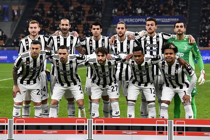 Juventus, rinnovo in arrivo: ma il web bianconero non ci sta, è bufera |  Sport e Vai