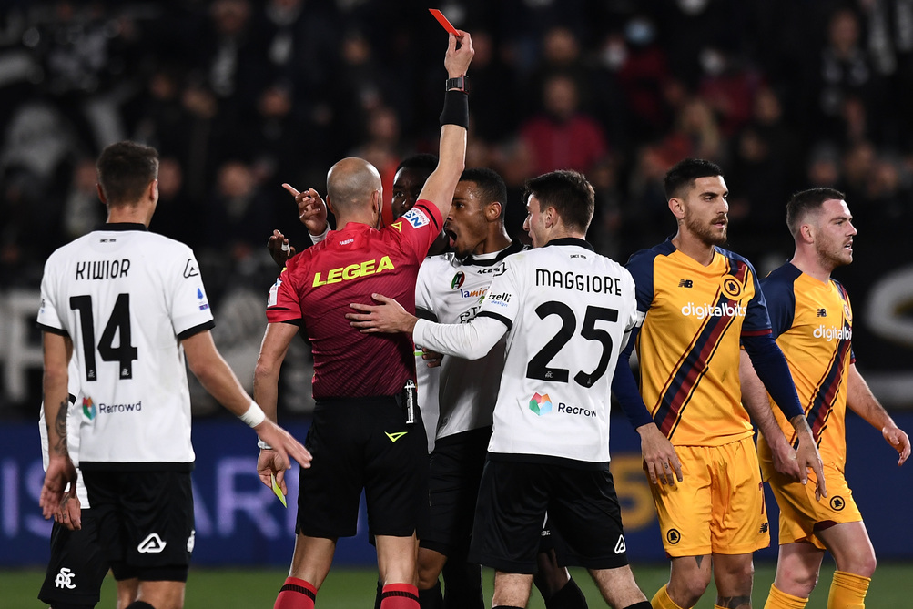 Designato l'arbitro di Roma-Leicester: il precedente fa ben sperare |  Sport e Vai