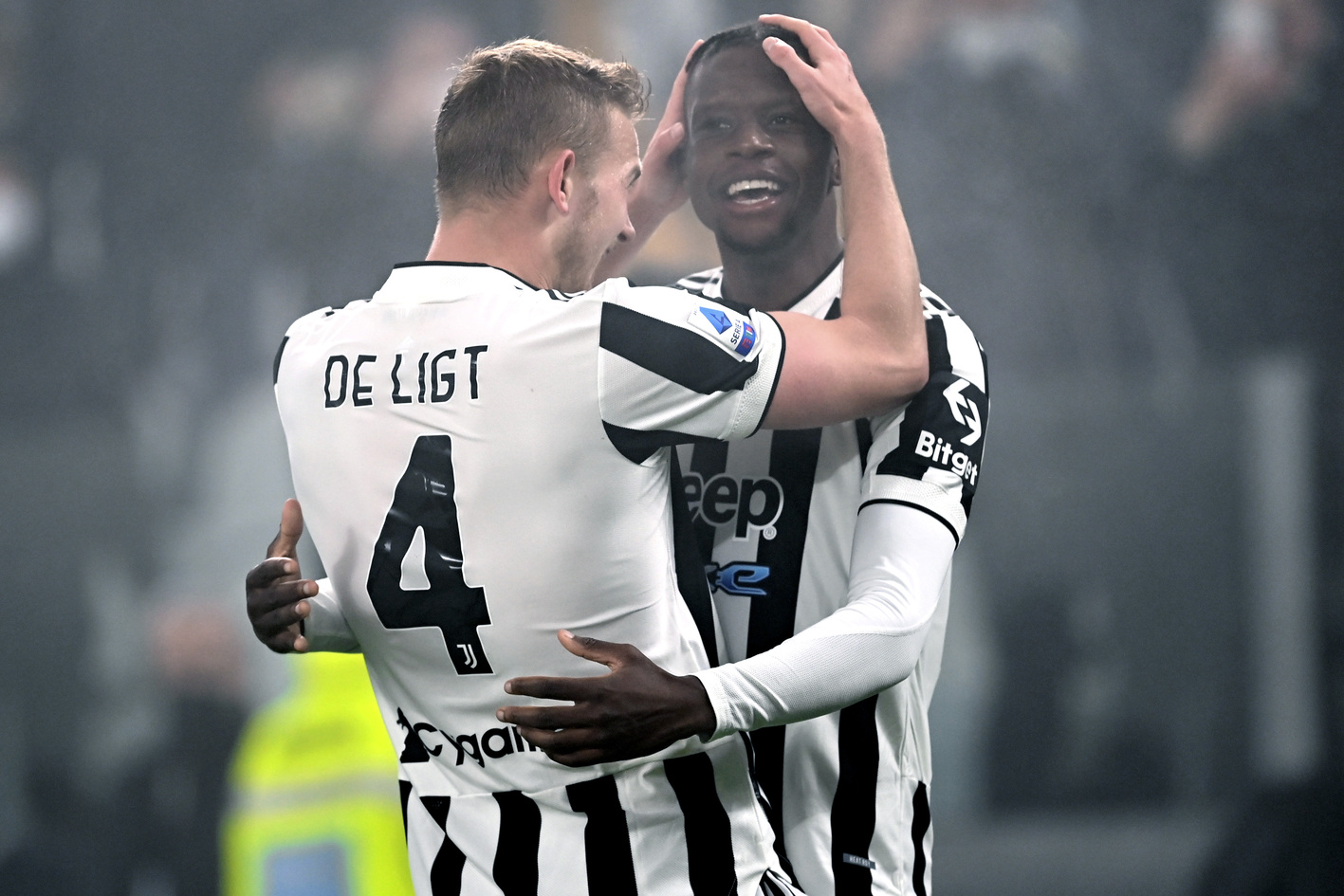De Ligt, nuove bordate alla Juventus: elogi solo per Sarri  |  Sport e Vai