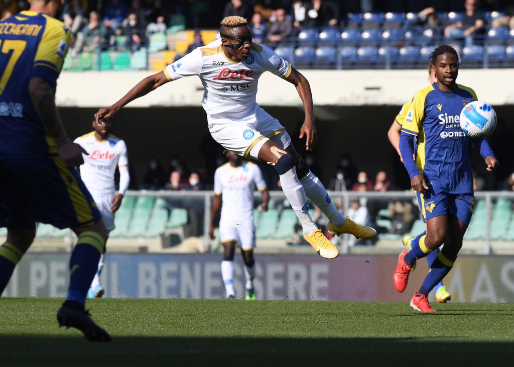 Il Napoli s'aggrappa a Osimhen: le ultime sull'infortunio alla spalla |  Sport e Vai