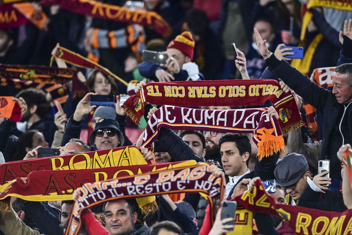 Roma, i tifosi fanno muro: “Il solito tentativo da parte della stampa” |  Sport e Vai