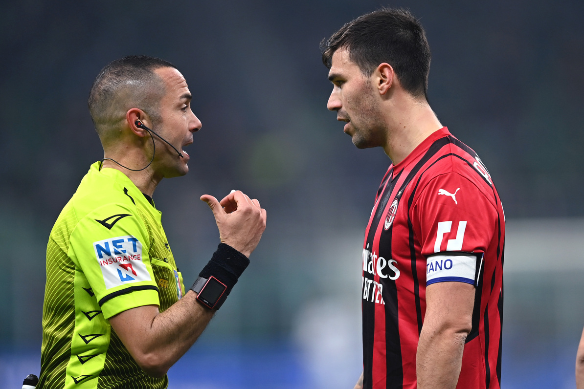 Milan, il dietrofront di Romagnoli fa infuriare i tifosi |  Sport e Vai