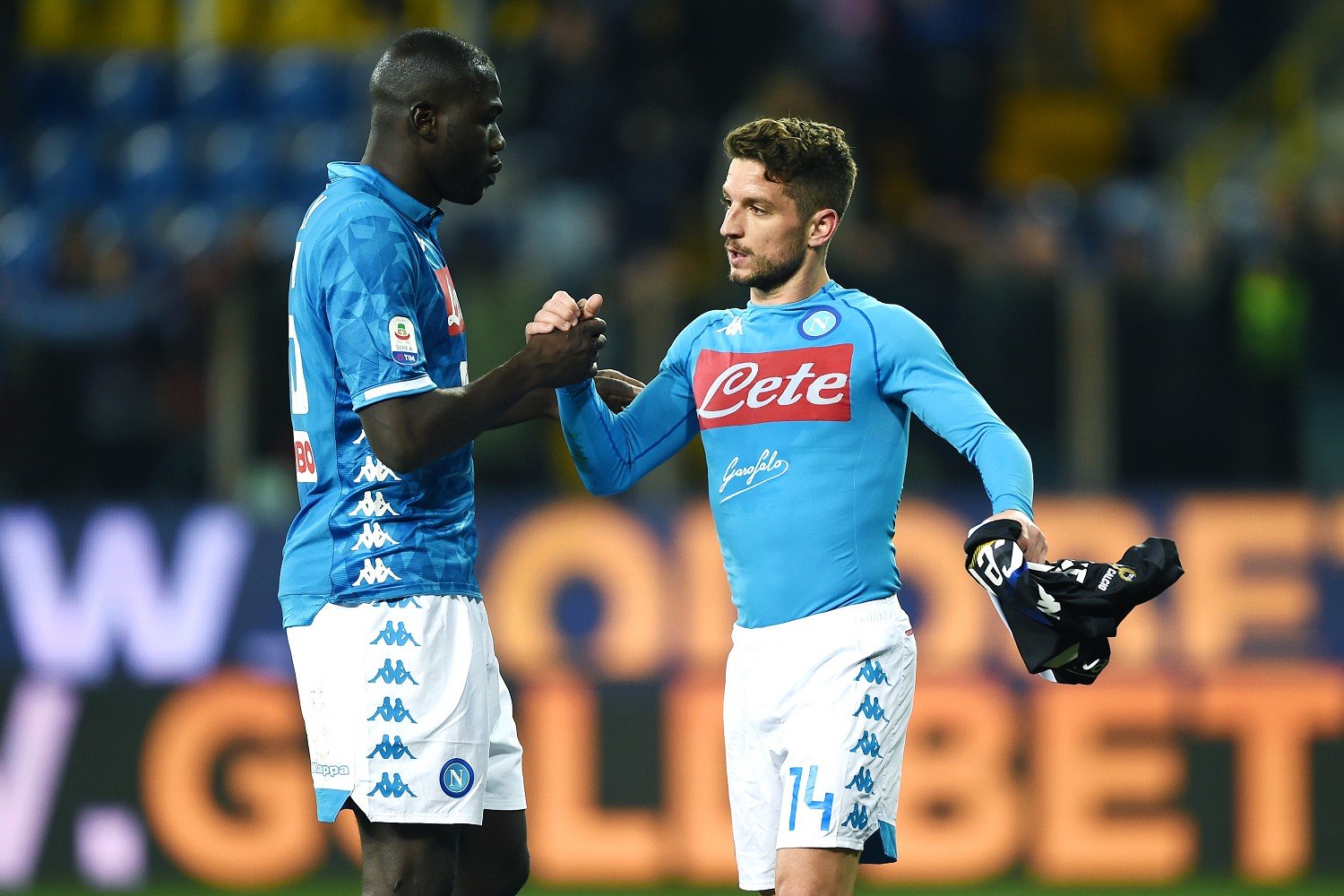 Mertens non è più un calciatore azzurro, il Napoli lo dimentica |  Sport e Vai