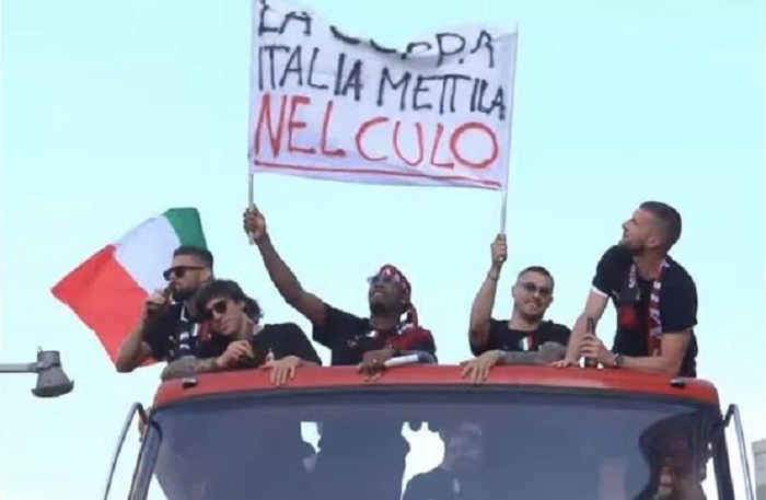 Caso striscione, si muove la Figc: cosa rischiano il Milan e i calciatori |  Sport e Vai