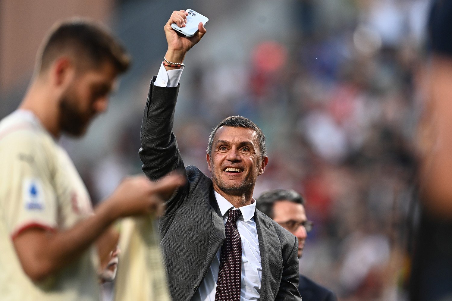 Milan, la firma più attesa fa esplodere i tifosi |  Sport e Vai