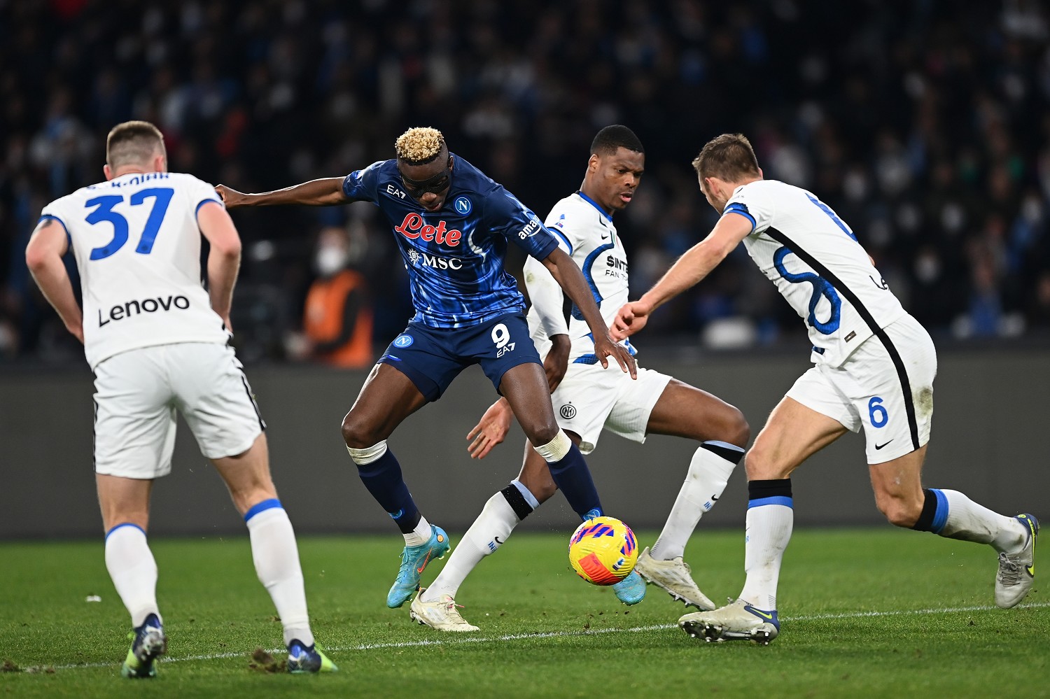 Inter-Napoli, si profila duello di mercato per una giovane promessa |  Sport e Vai