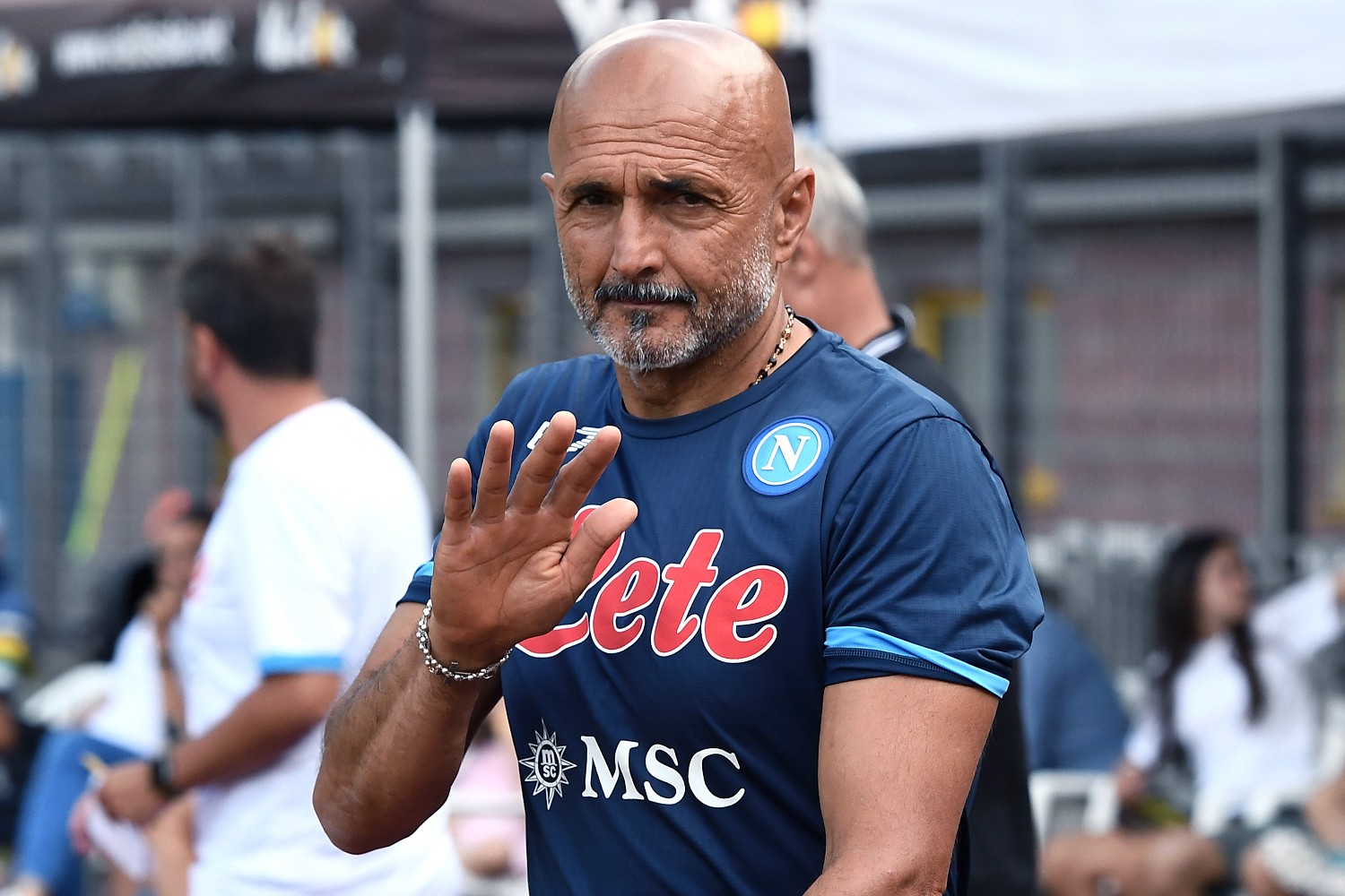 E' un allenatore l'ultrà che ha schiaffeggiato Spalletti a Firenze |  Sport e Vai