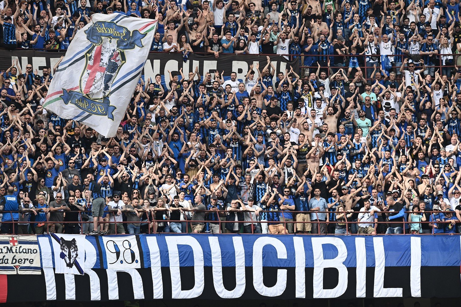 La gaffe dell'Inter sottolineata dai tifosi sul web |  Sport e Vai