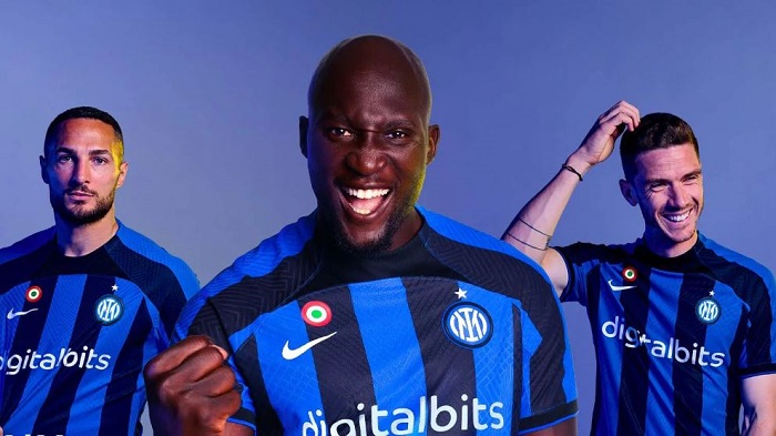 Inter, ultimatum allo sponsor: Paga o ti togliamo dalle maglie |  Sport e Vai