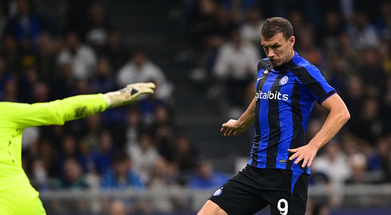 Inter, Dzeko ancora decisivo: l'attaccante ha le idee chiare sul suo futuro |  Sport e Vai