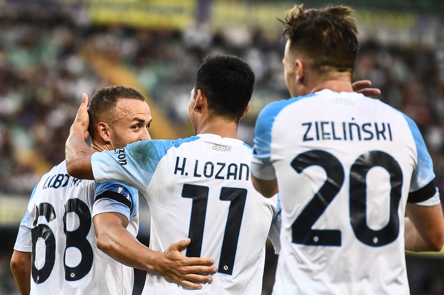 Napoli, dopo Osimhen e Zielinski è Lozano l'ultimo nodo da sciogliere |  Sport e Vai