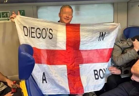 Bandiera offensiva contro Maradona: la condanna della Federcalcio inglese |  Sport e Vai
