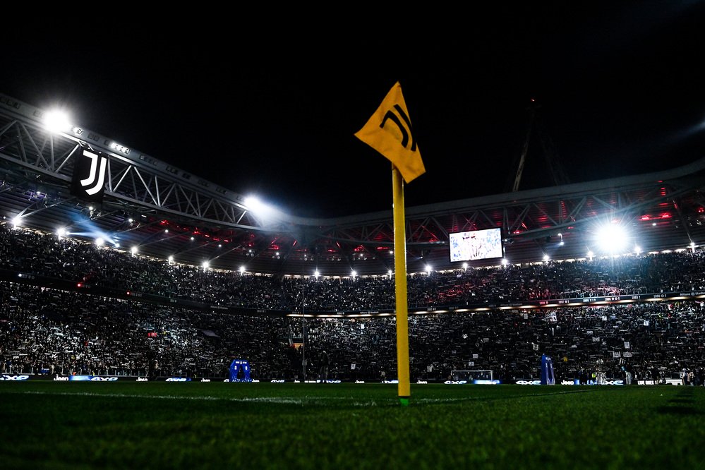 Juve, l'UEFA la esclude dalla Conference. Bufera web: è un favore? |  Sport e Vai