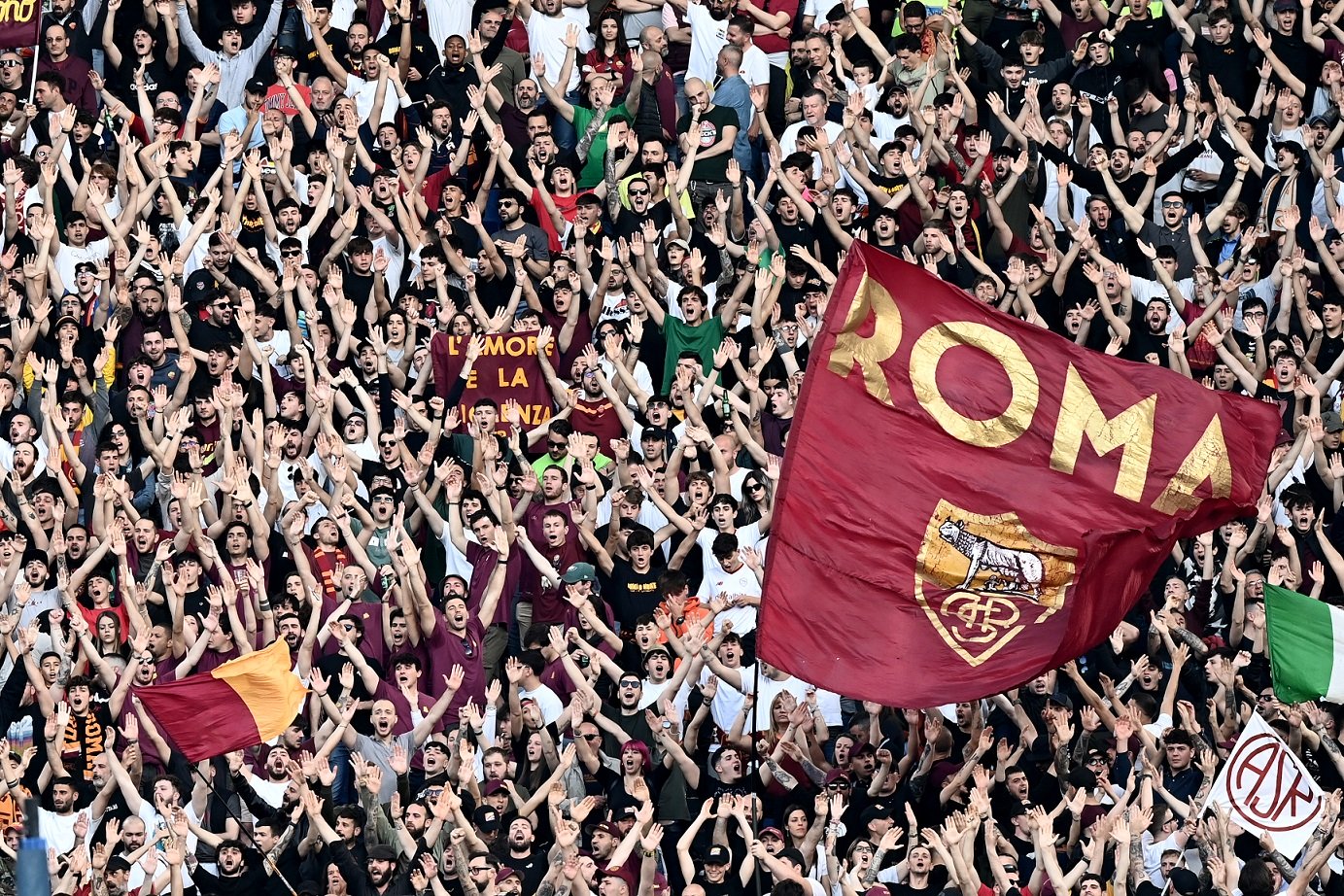 Roma, nome nuovo per l'attacco: gioca in Ligue 1 |  Sport e Vai