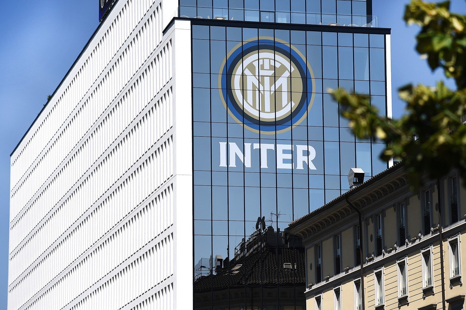 La nuova maglia dell’Inter divide il web |  Sport e Vai