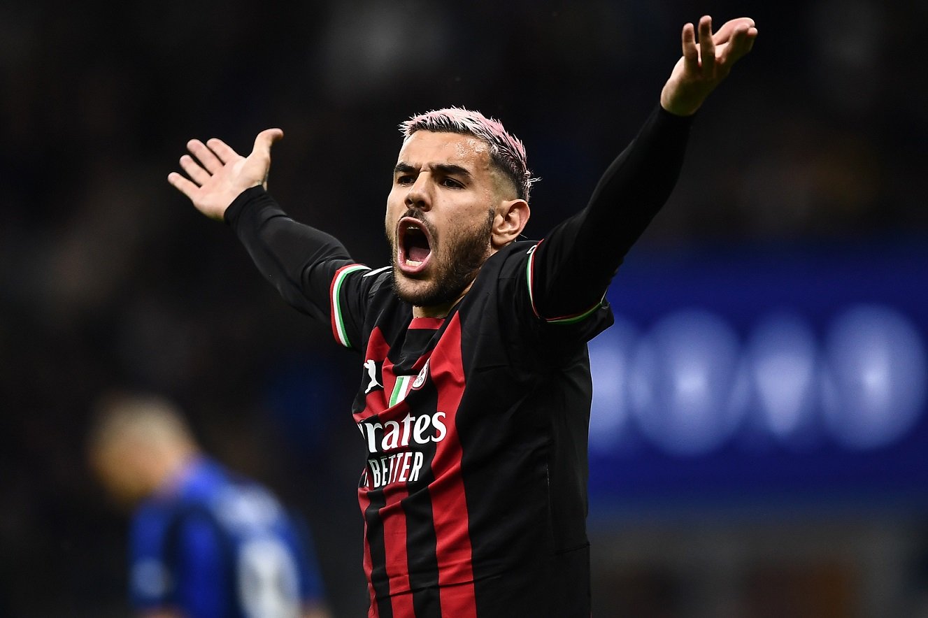 Milan, Theo fa 200 presenze coi rossoneri e allontana le voci di mercato |  Sport e Vai