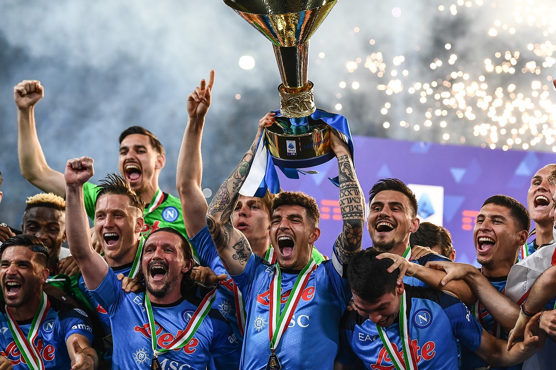 Napoli, De Laurentiis conferma il rinnovo a vita |  Sport e Vai