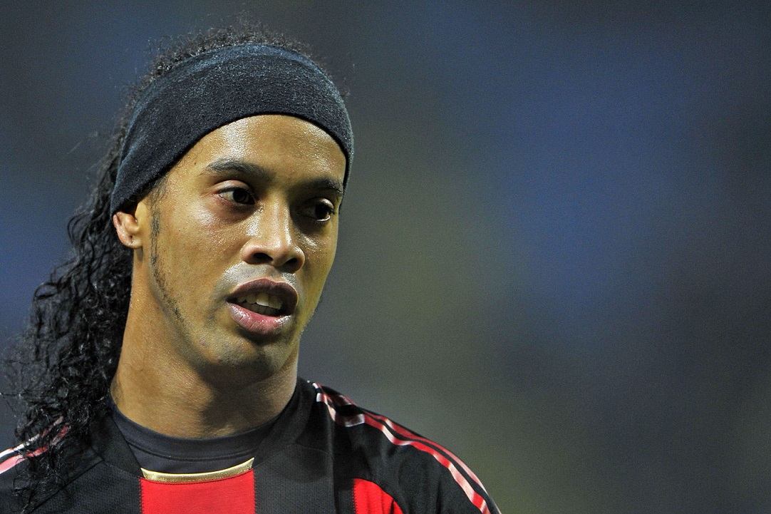 Milan, Ronaldinho esce allo scoperto sul n.10 per Leao |  Sport e Vai