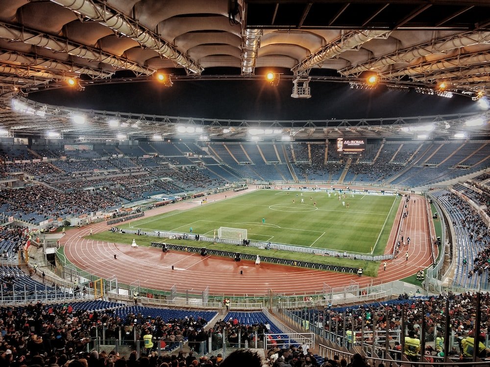 Tifosi allo stadio, l'Uefa stila la classifica dei paesi europei: il dato sconcertante per l'Italia |  Sport e Vai