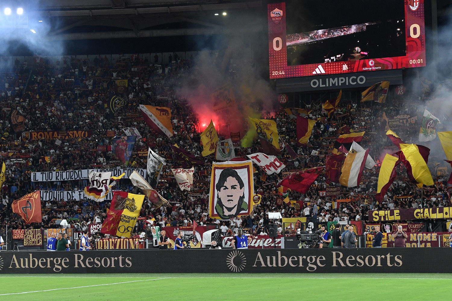 Roma a valanga ma un episodio scatena la protesta dei tifosi giallorossi |  Sport e Vai