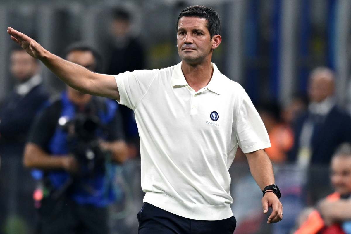 Inter, la decione su Solet e il rischio per Chivu