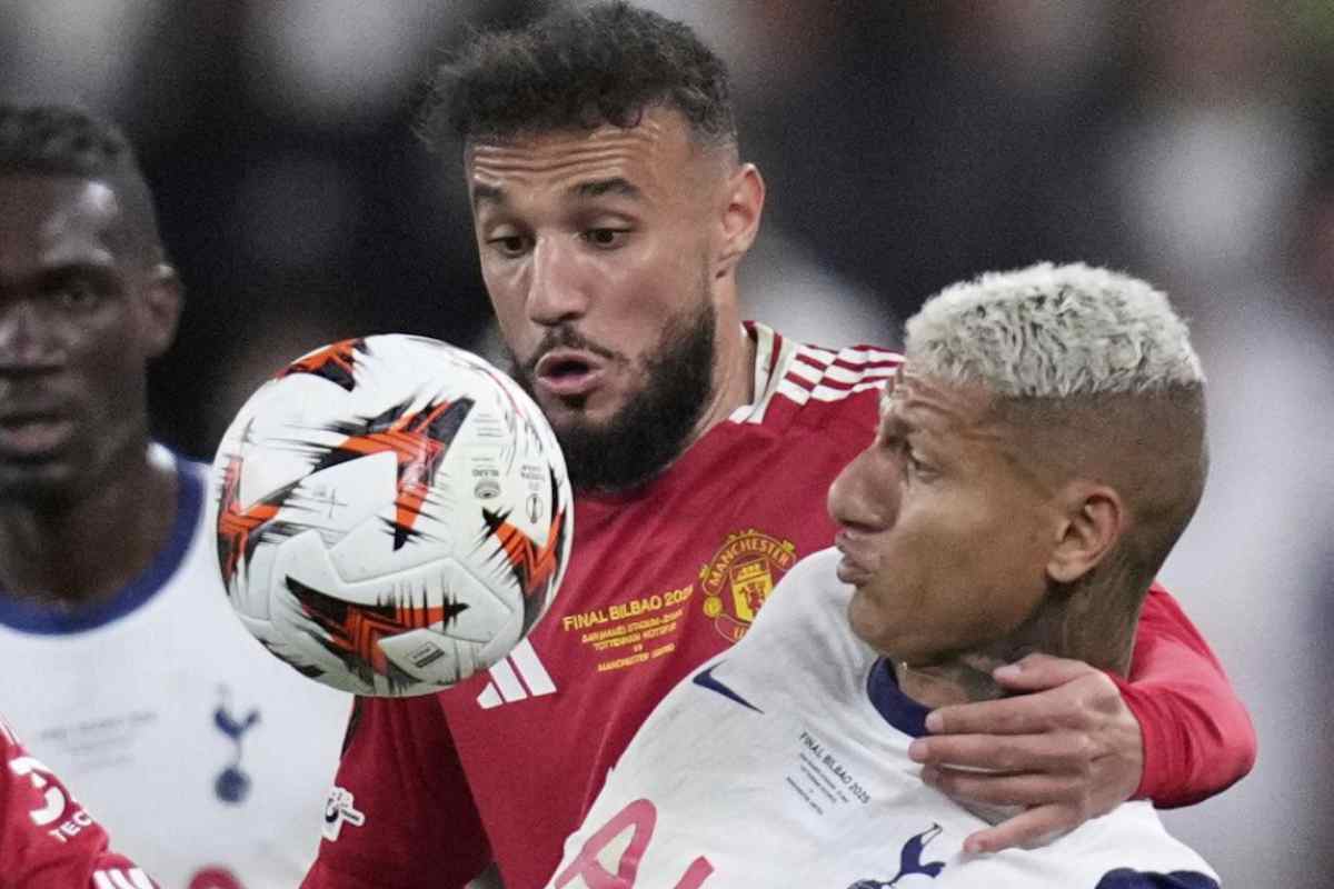 Mazraoui Richarlison