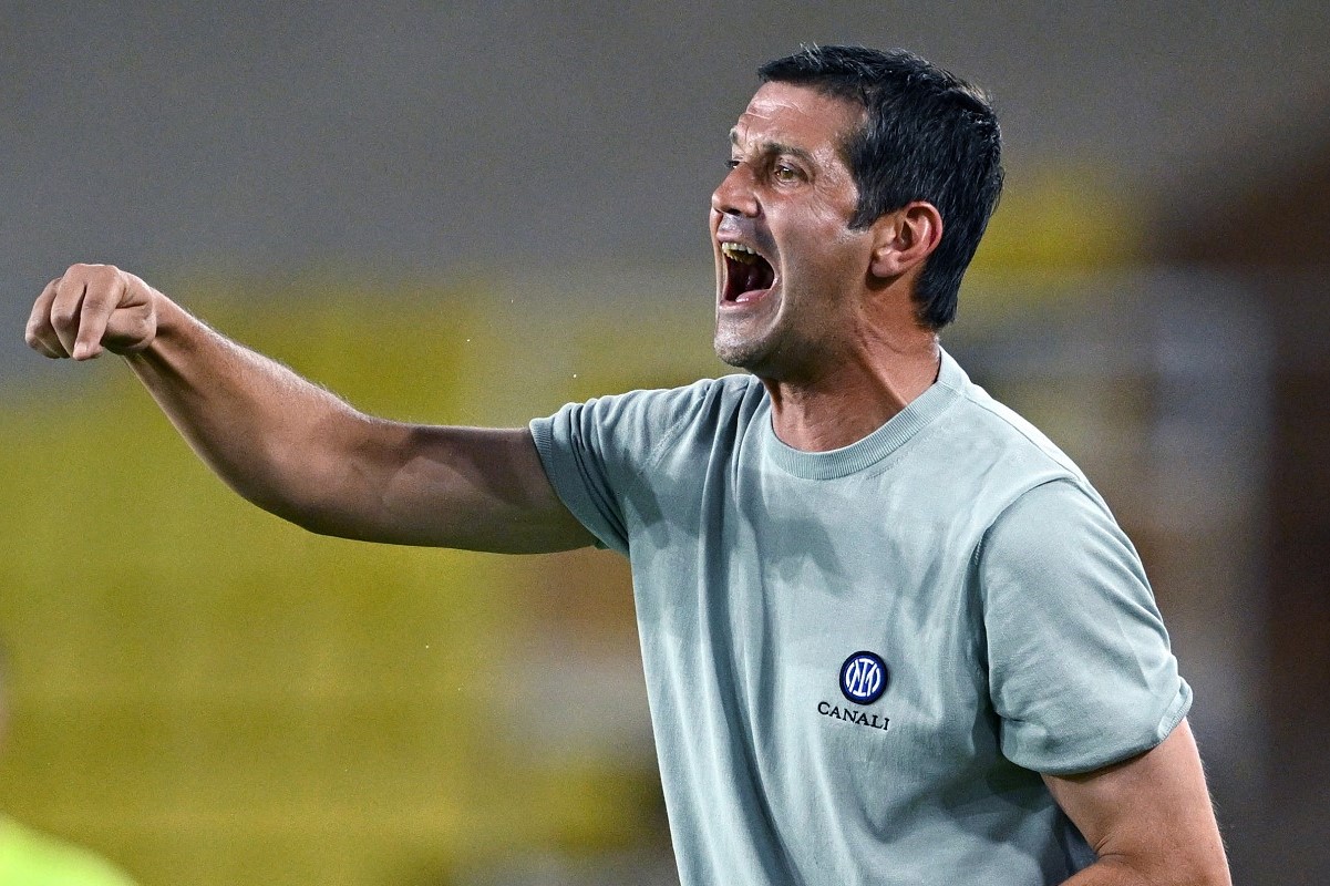 Chivu pensa a cambio modulo
