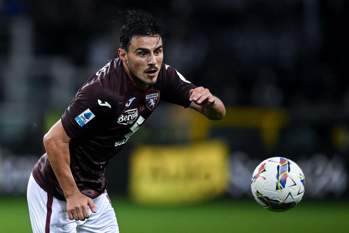 Eljid Elmas con la maglia del Torino