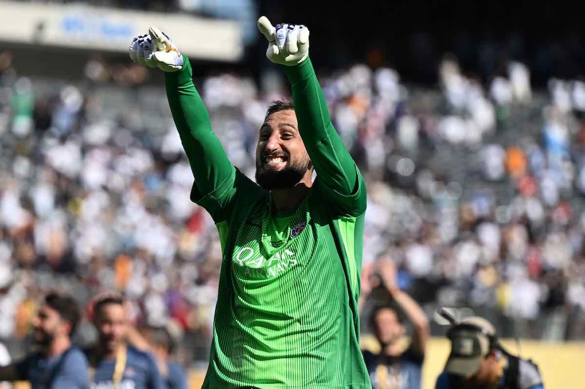 Gigio Donnarumma esulta con la maglia del PSG al Mondiale per Club