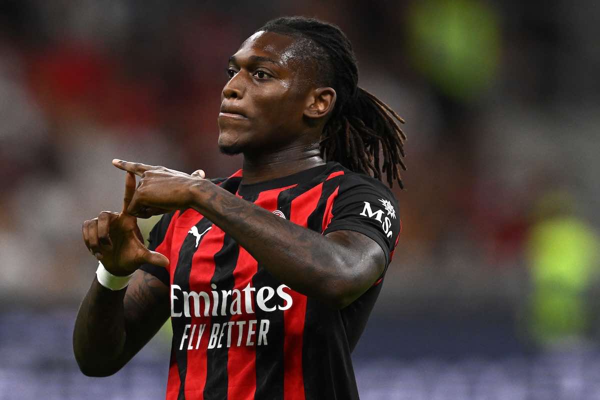 Rafa Leao con la maglia del Milan