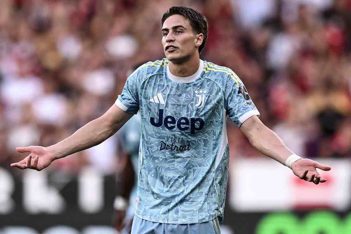Kenan Yildiz con la maglia della Juventus