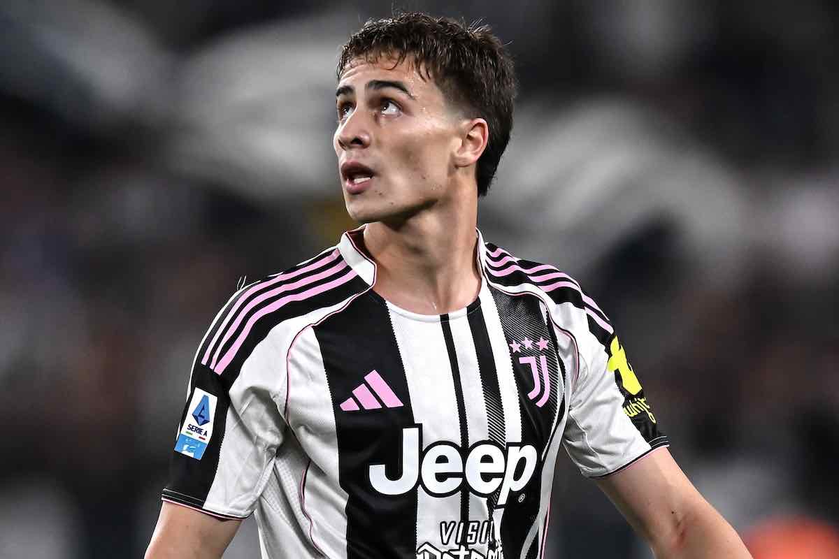 Kenan Yildiz con la maglia della Juventus