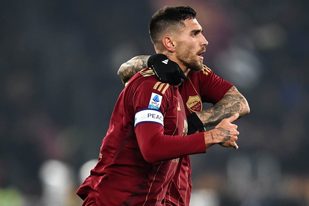 Lorenzo Pellegrini esulta dopo la rete alla Lazio
