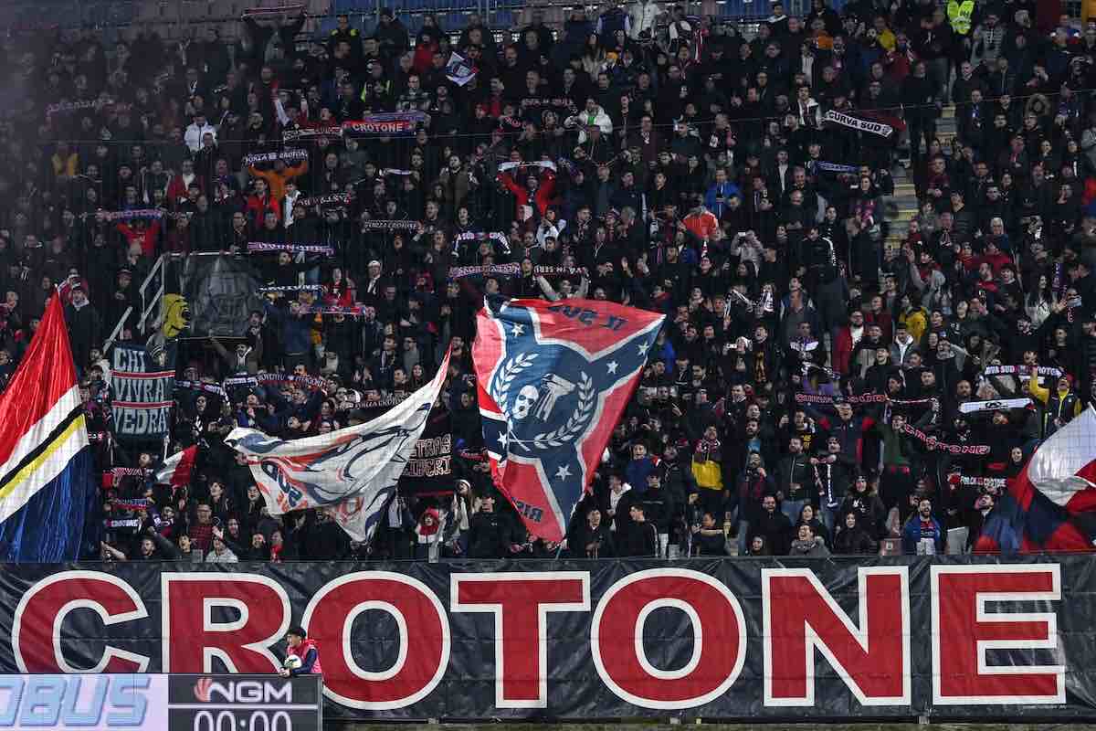 La massiccia curva del Crotone Calcio, club militante in Serie C nel girone C.