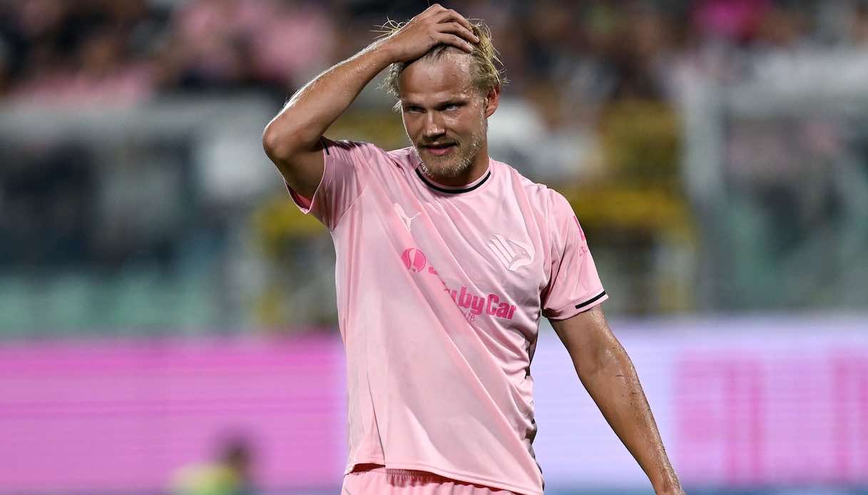 Pohjanpalo con la maglia del Palermo in Serie B