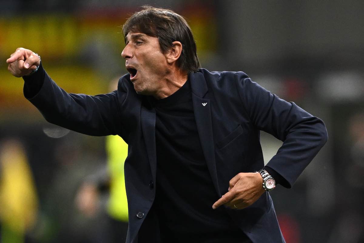 Antonio Conte sulla panchina del Napoli