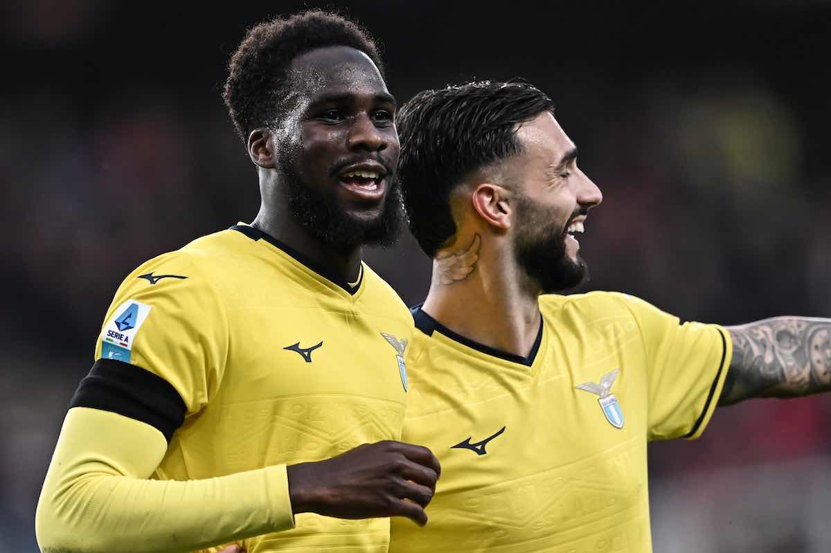 Boulaye Dia insieme a Mattia Zaccagni con la maglia della Lazio