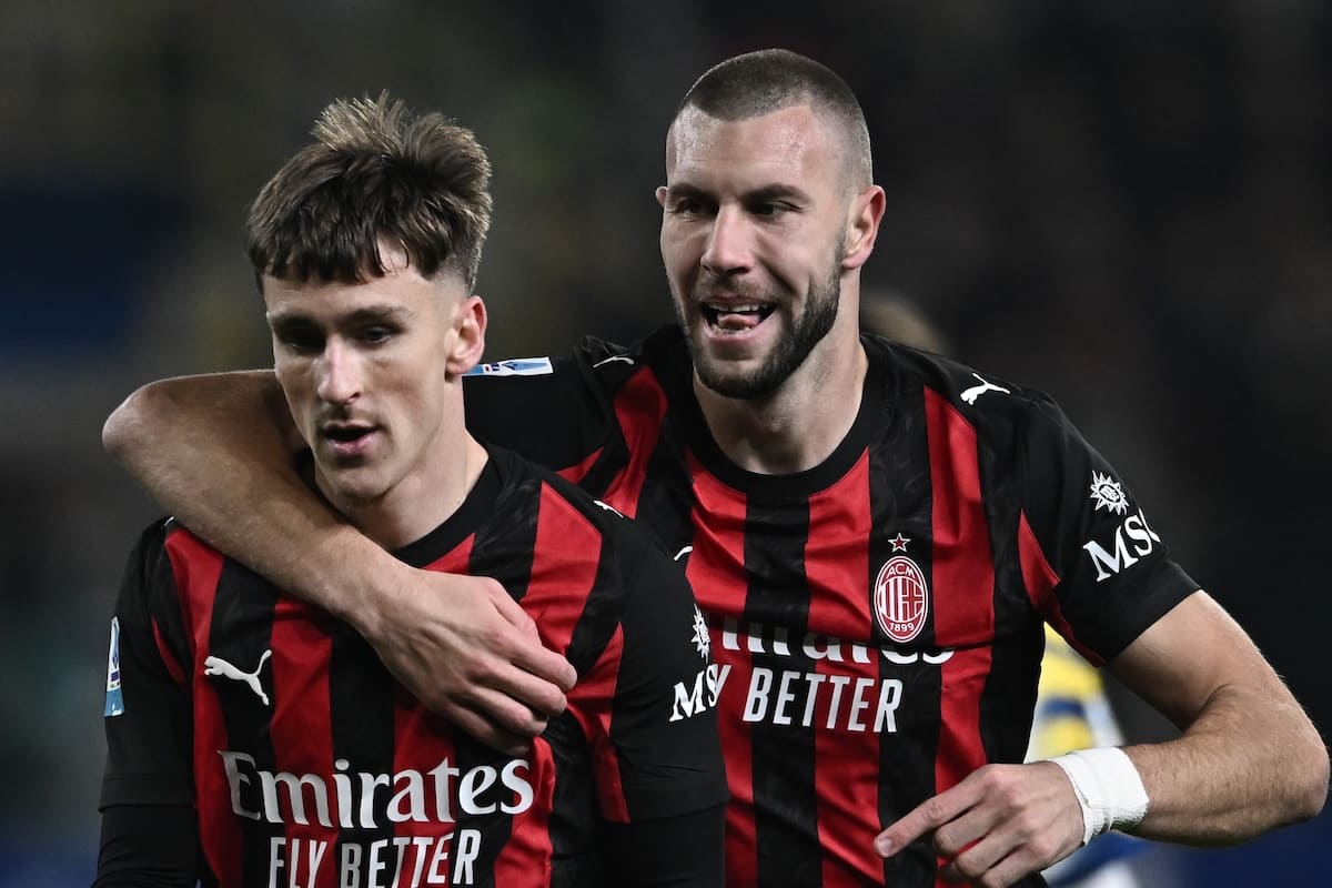 Pavlovic abbraccia Saelemaekers