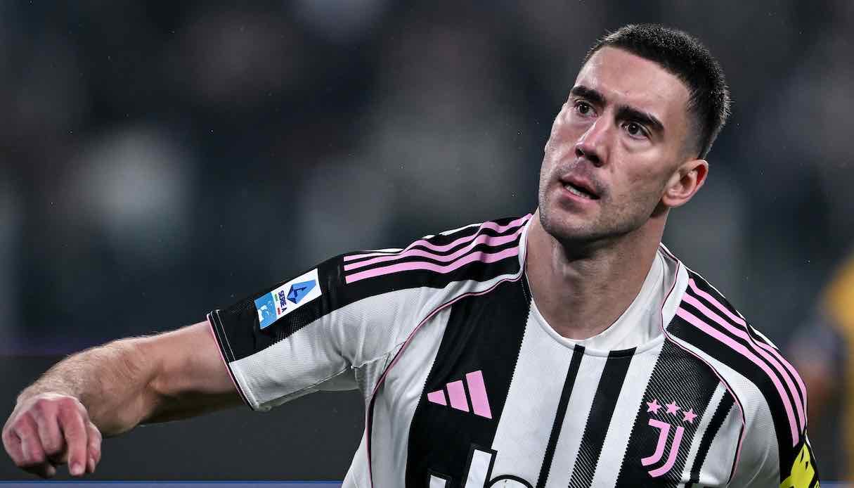 Juve, rinnovo a sorpresa per Vlahovic e David può salutare già a gennaio